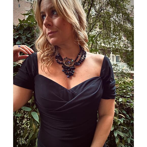 Vintage black dress by Frank Usher with sweetheart neckline, size 10 - Picture 4 of 5